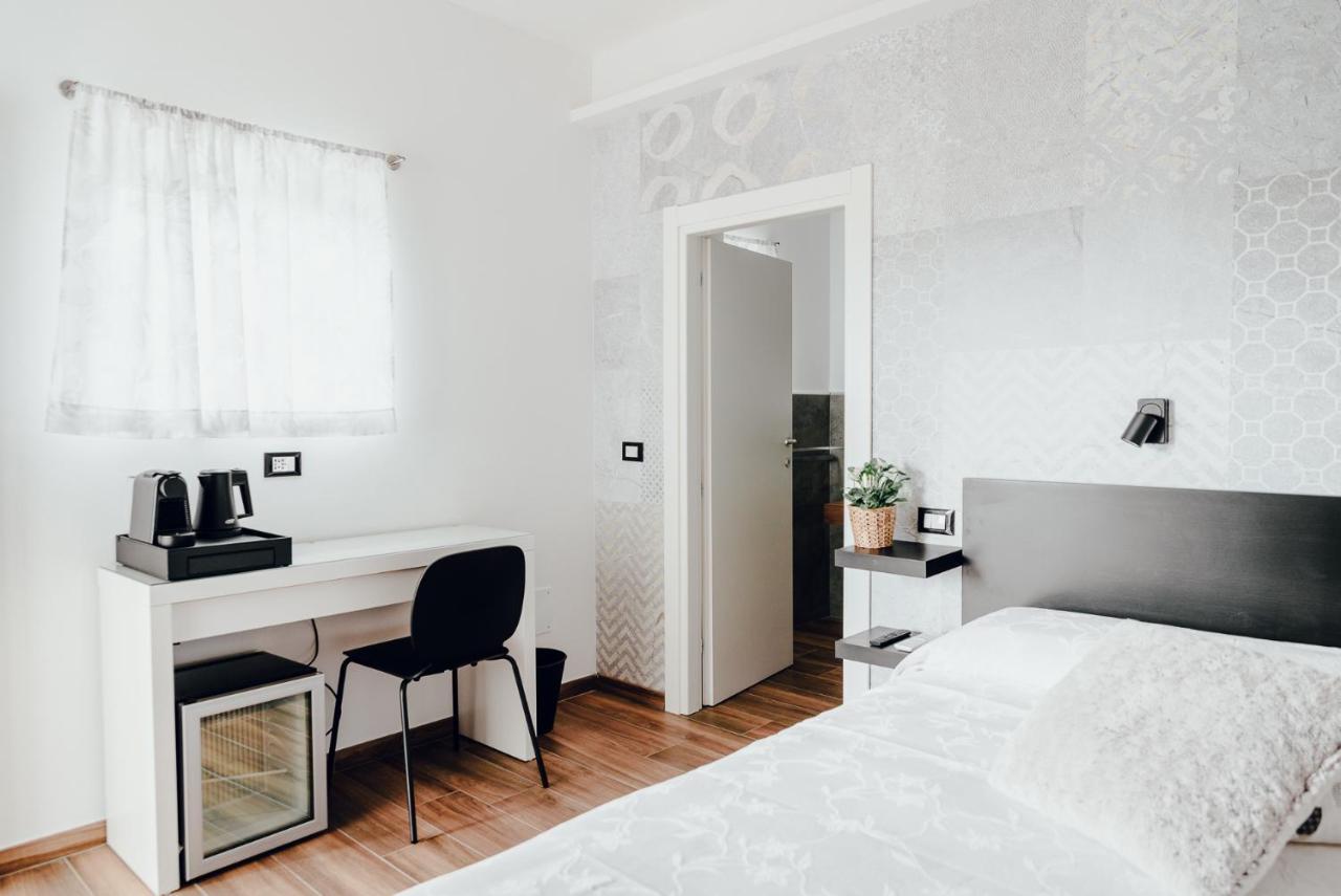 Le Camere Di Gio อาเมเกลีย ภายนอก รูปภาพ